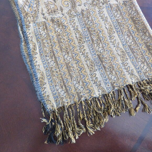 Lot of 3 Fringed Paisley Scarves Wraps.......824 - Picture 10 of 12